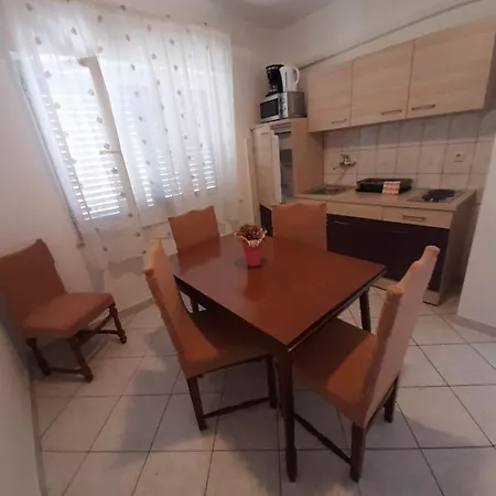 Apartament Viktor I Helena Novi Vinodolski