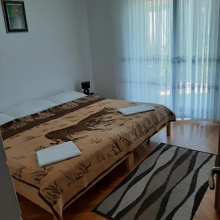 Apartament Viktor I Helena
