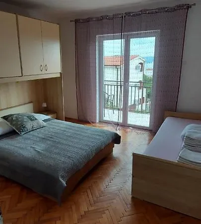 Apartament Viktor I Helena Novi Vinodolski