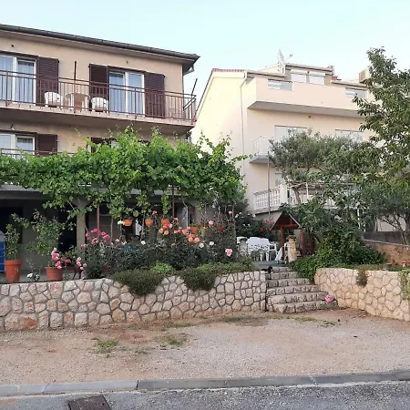 Apartament Viktor I Helena Novi Vinodolski